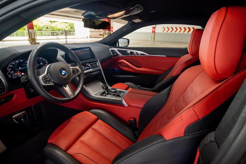 Interiér vozu BMW M850i