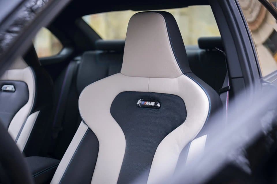 Detailní záběr na sedačku BMW M2