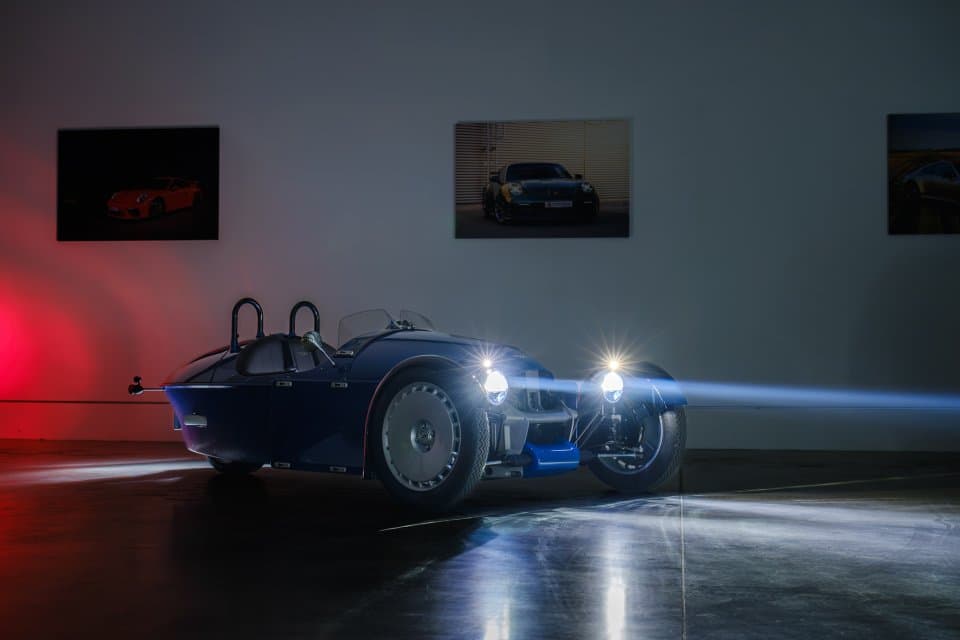 Morgan 3 Wheeler svítící