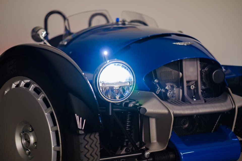 Morgan 3 Wheeler přední světlo